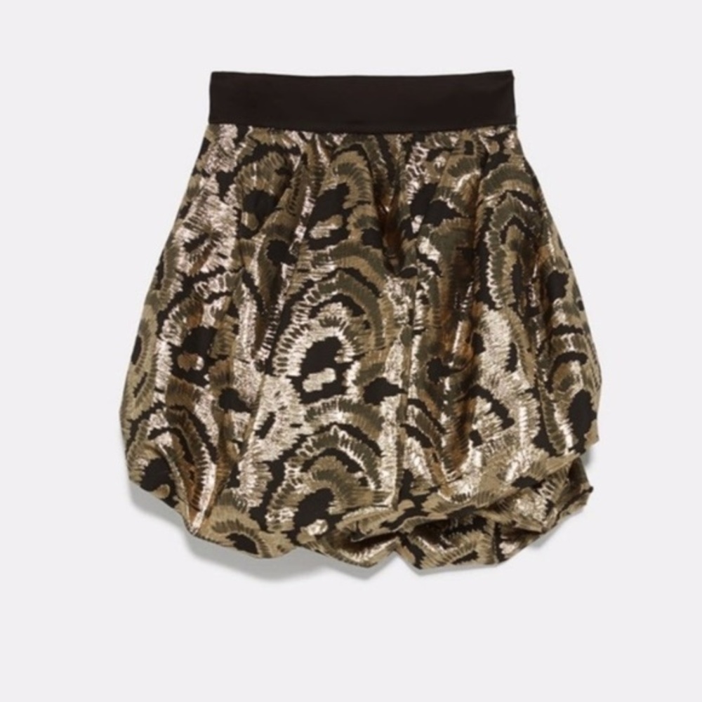New ZARA Mini Skirt with Metallic Thread size XS